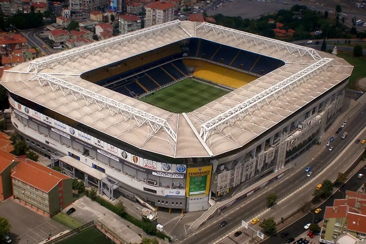 Kadıköy'de Tribün Protestosu Endişesi: Fenerbahçe ve Gaziantep FK Maçı Öncesi Gerginlik