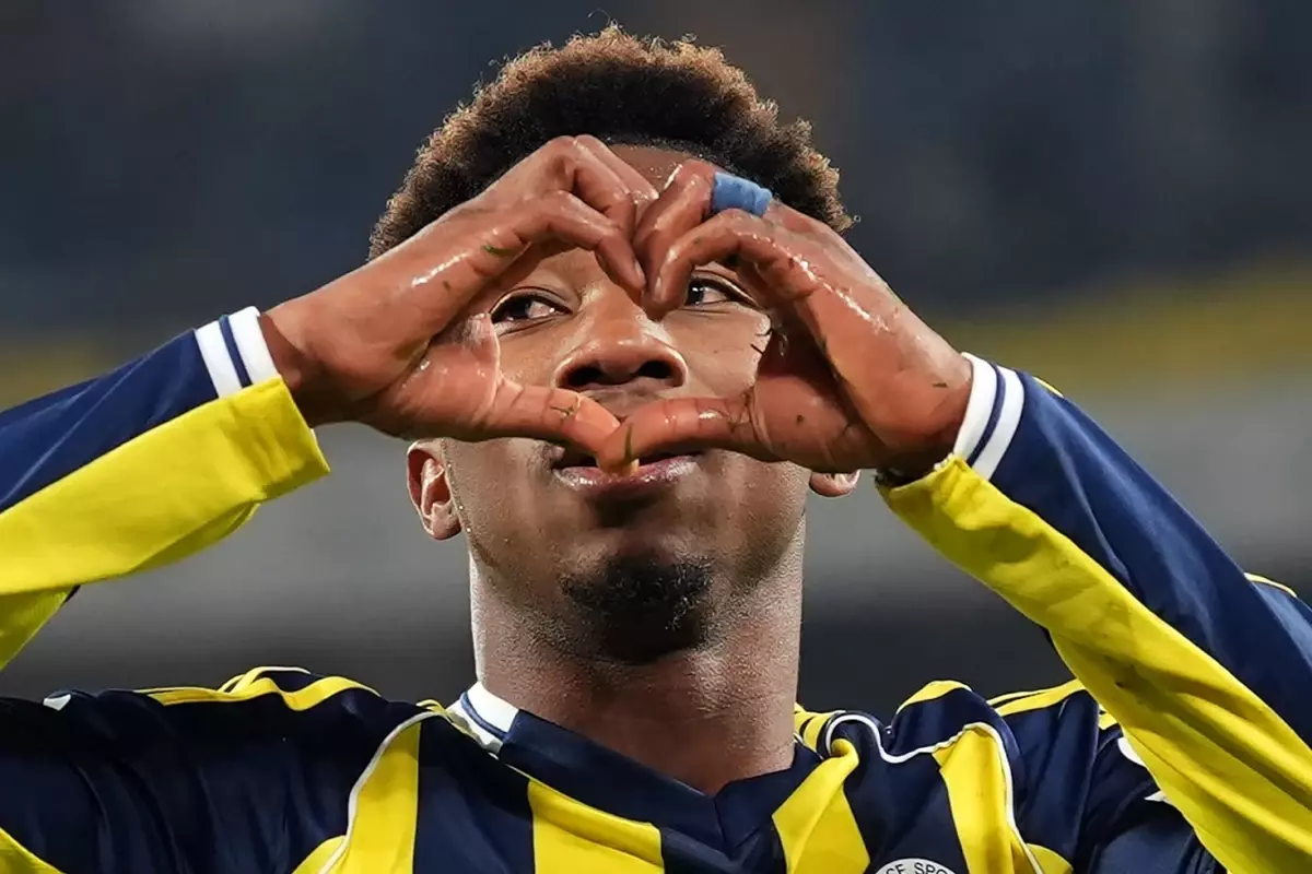 Nene, Gaziantep'te Üç Golle Tarihe Geçti: Fenerbahçe Formasıyla İlk Hattrick