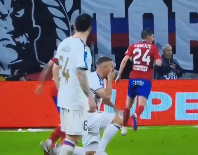 Podolski kırmızı kart