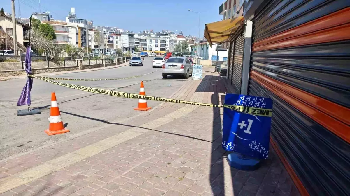 Antalya’da Esnaflar Arasındaki Silahlı Çatışma: 1 Kişi Hayatını Kaybetti, 2 Yaralı