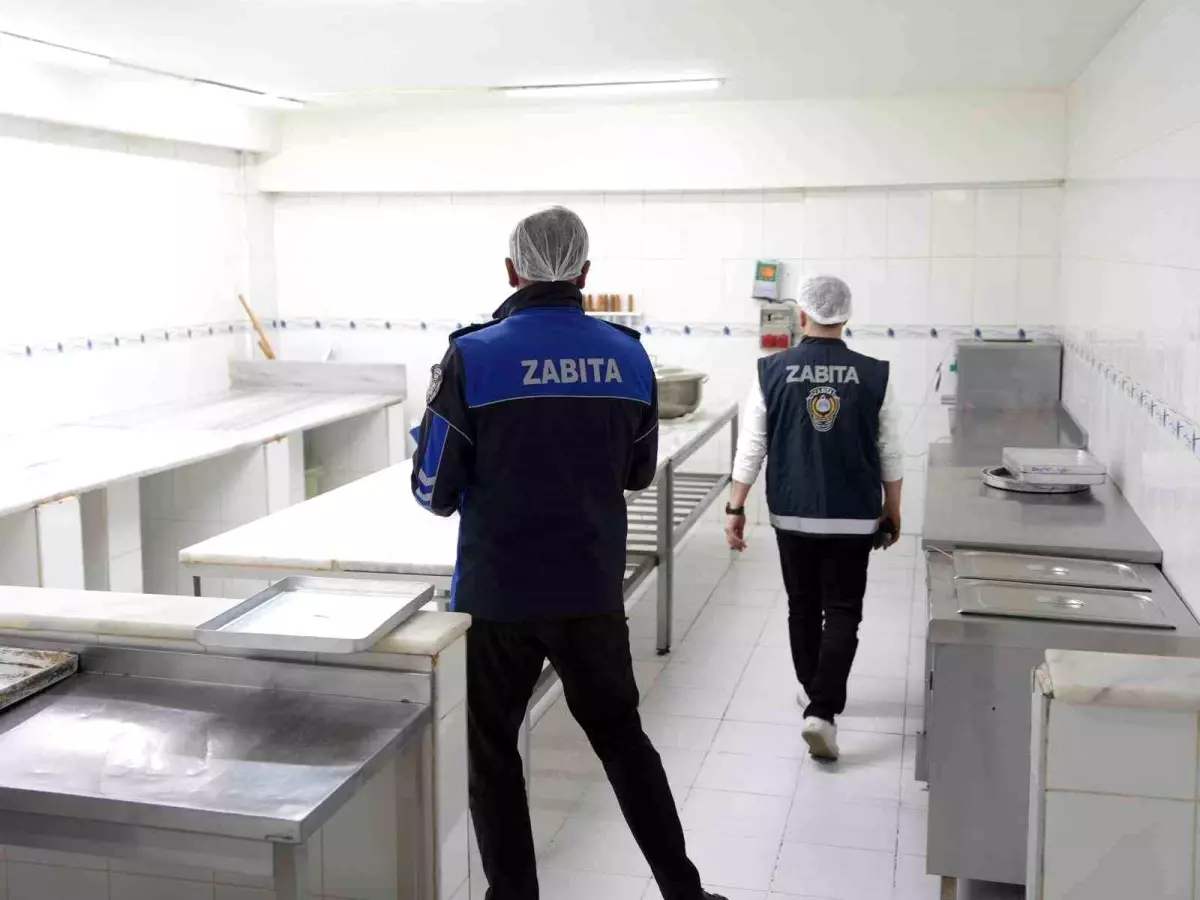 Düzce Zabıta’dan Bayram Tatlılarına Sıkı Denetim: Sağlıklı Alışveriş İçin Önlemler