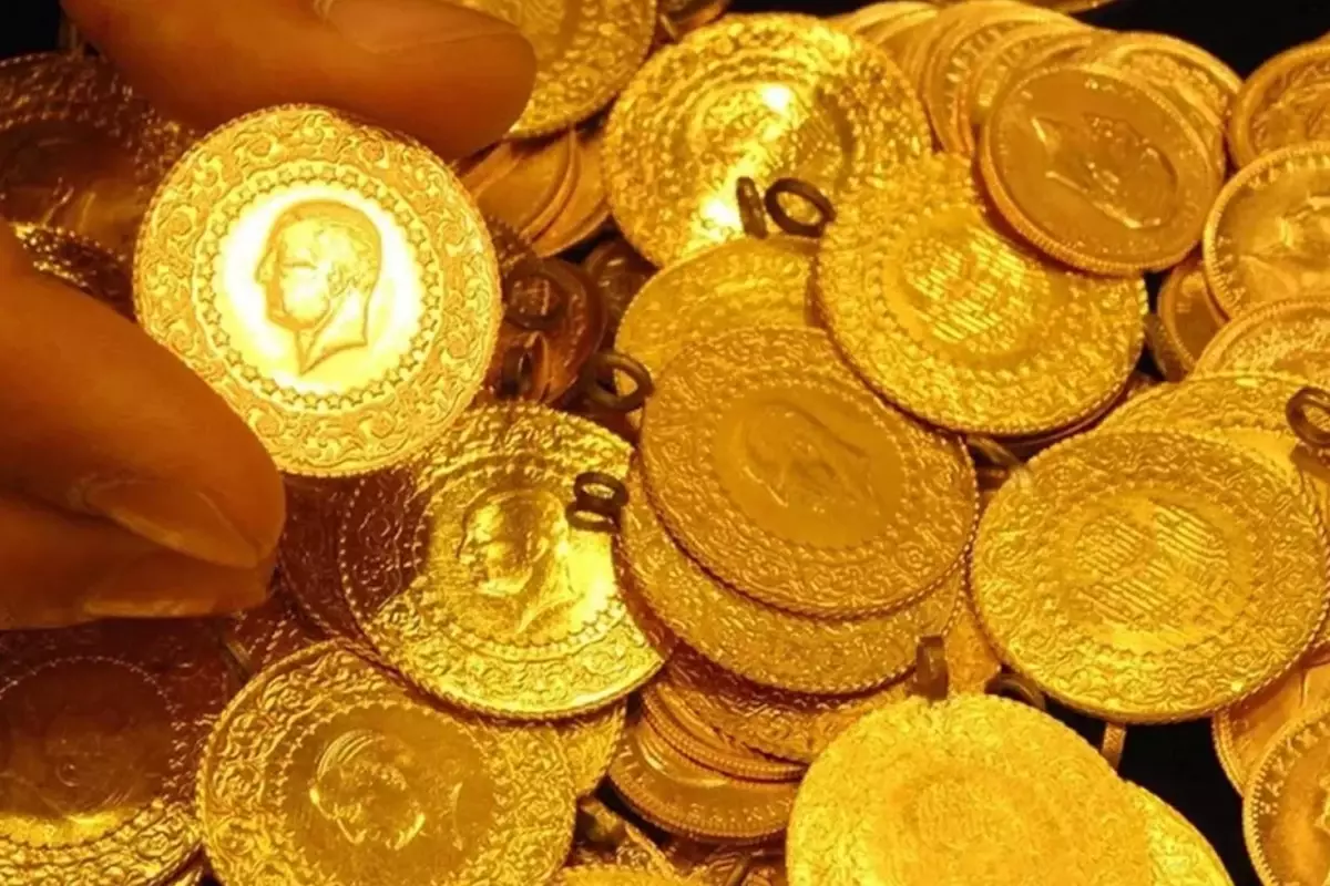 Altın Fiyatları Düşüşte: FED Kararı ve Güçlü Dolar Piyasalara Yön Veriyor