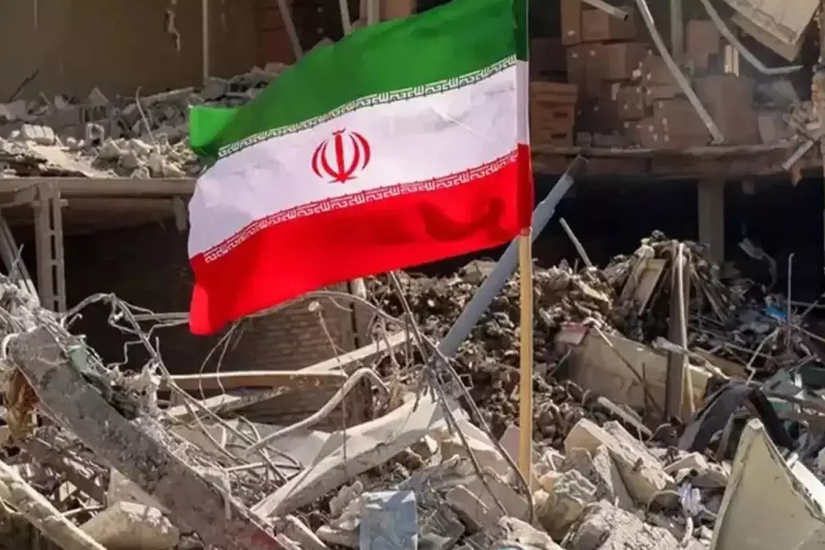 İran, Basra Körfezi'nde Buşehr Nükleer Santrali'ne Füze Atışı Gerçekleştirdi