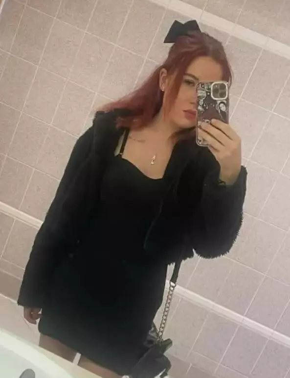 Hasta genç kadın ve sağlık çalışanları