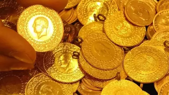 Altın Fiyatları Düşüşte: FED Kararı ve Güçlü Dolar Piyasalara Yön Veriyor