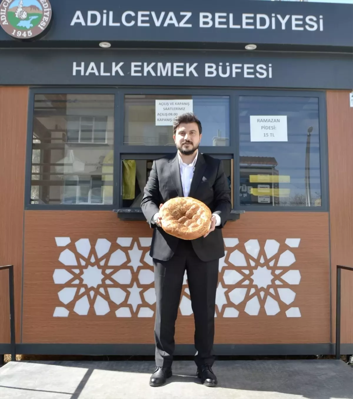 Adilcevaz Belediyesi Ramazan Pidesini 15 Liraya Satışa Başladı