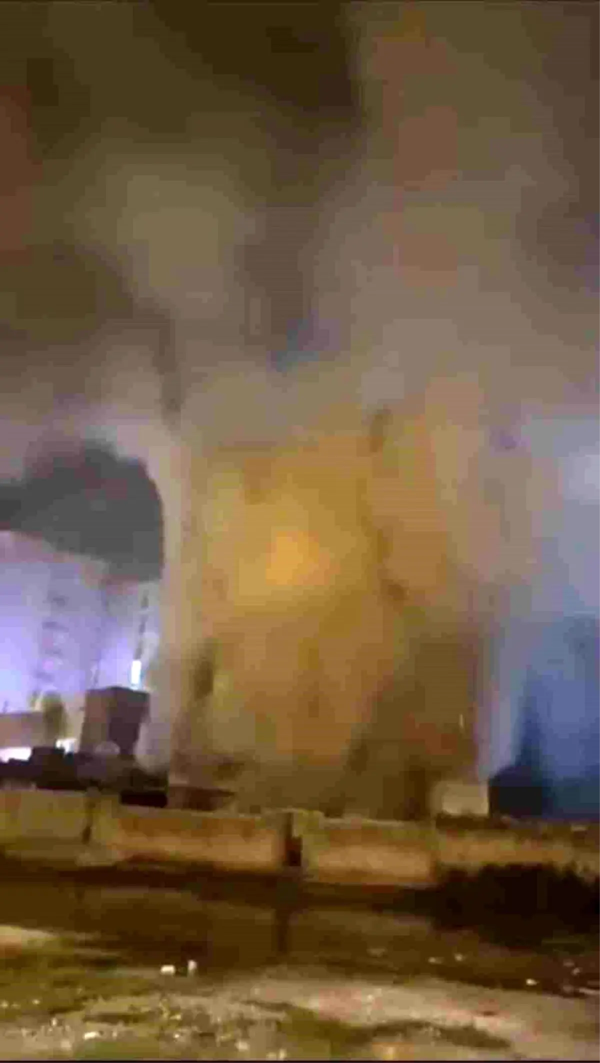 Mardin'in Kızıltepe İlçesinde Mobilya Dükkanında Yangın Çıktı