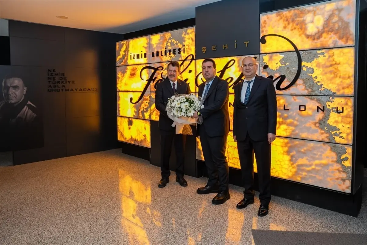 Adalet Bakan Yardımcısı Can Tuncay, İzmir Adliyesi'nde Denetim Turuna Çıktı