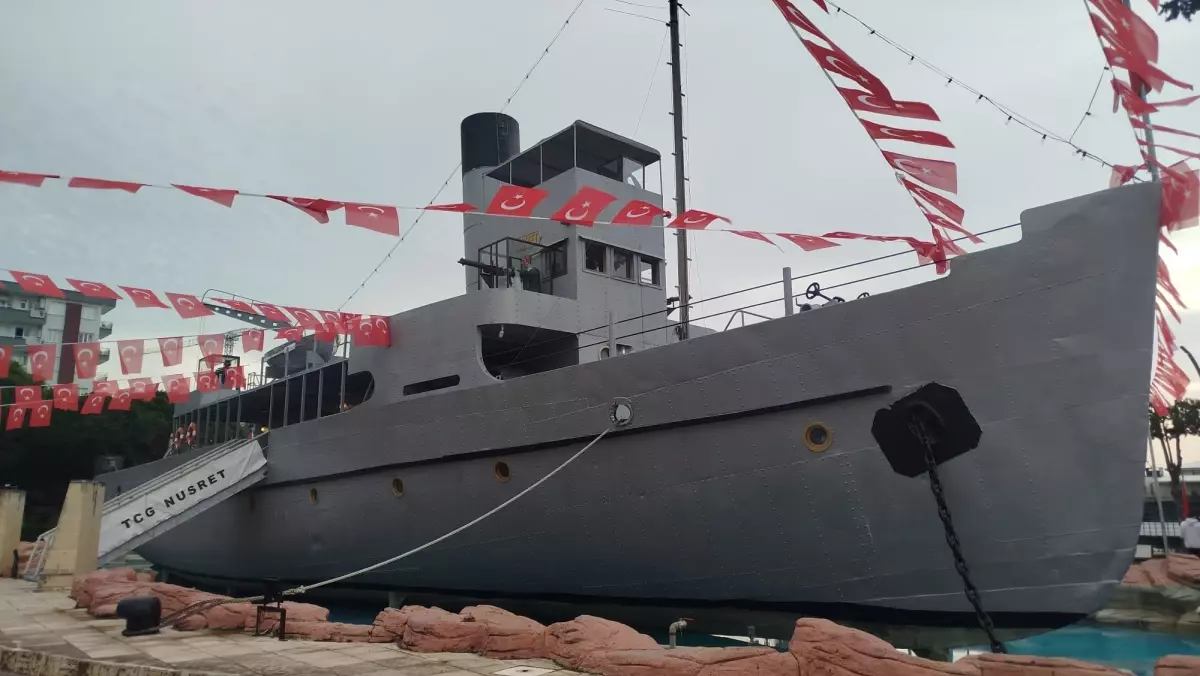 Tarsus'ta Tarihi Nusrat Mayın Gemisi Ziyaretçi Akınıyla Karşılaşıyor