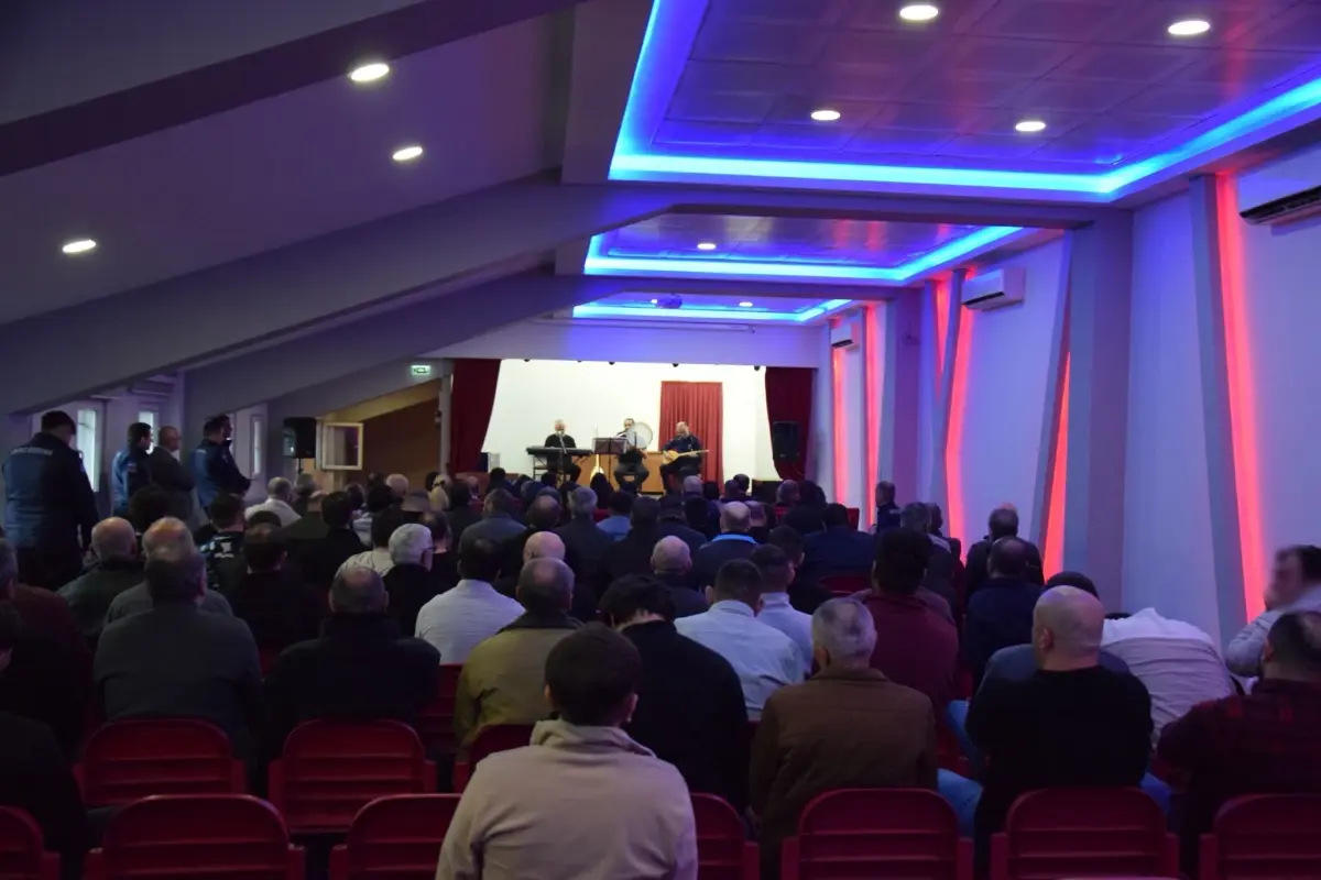 Trabzon E Tipi Cezaevi'nde Hafızlık Eğitimi Tamamlayan İki Mahkum İcazet Aldı