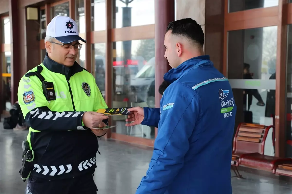 Eskişehir'de Bayram Yolculuğunda Emniyet Kemeri Kullanımına Dair Uyarı