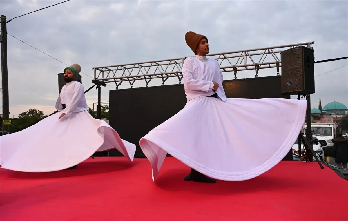 Kadirli'de 13. Sokakta 15 Bin Kişilik Tarihi İftar Buluşması