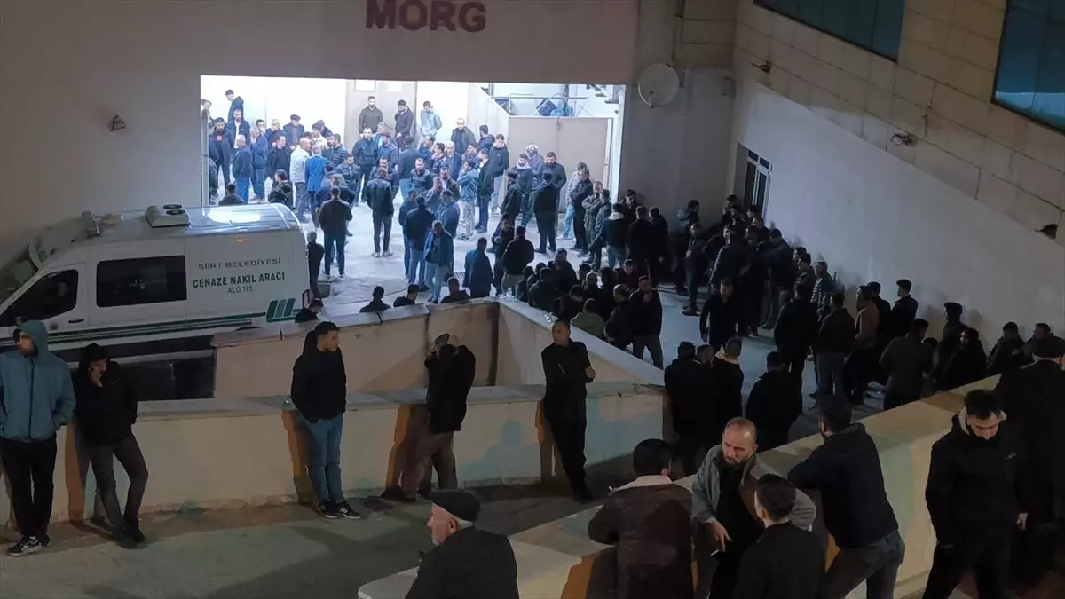 Siirt’te Şarampole Devrilen Araçta Baba ve Kız Hayatını Kaybetti