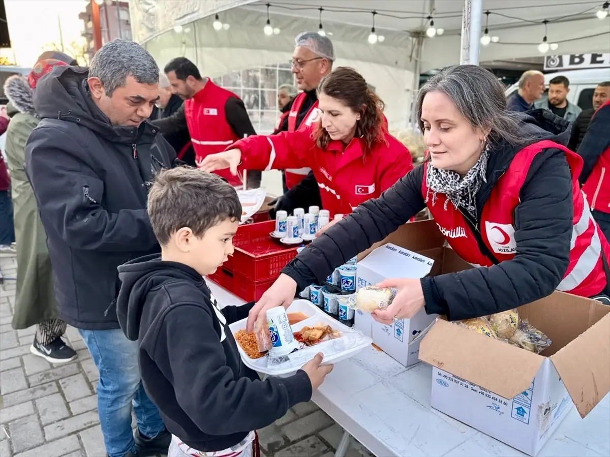 Manisa’da Ramazan’da 85 Bin Kişiye İftar: Türk Kızılay’ın Destek Çabası