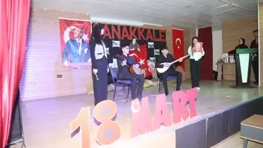 Tören alanındaki kalabalık