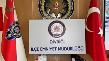 Ele geçirilen alkol şişeleri