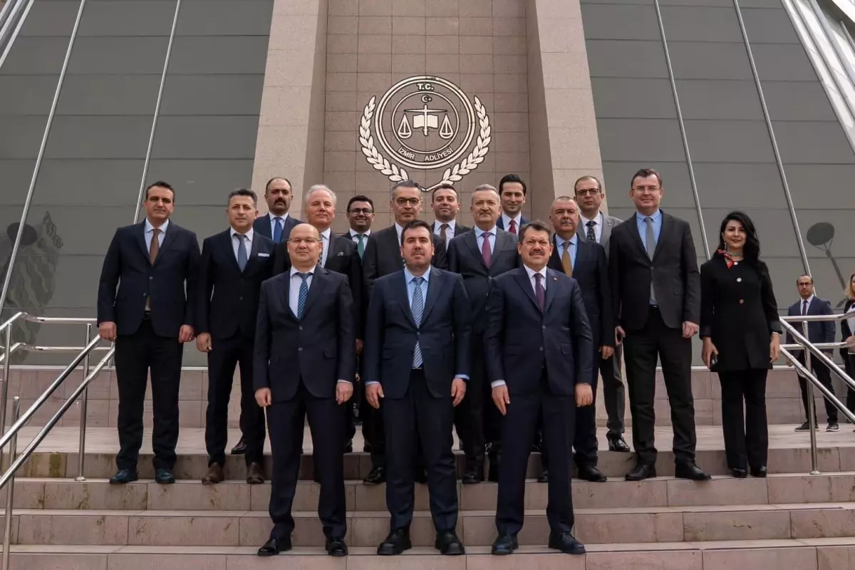 Adalet Bakan Yardımcısı Can Tuncay, İzmir Adliyesi'nde Yargı Sistemine Destek Ziyareti