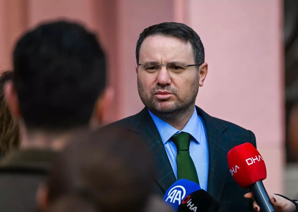 Adalet Bakanı Gürlek, CHP Liderine Yönelen Mal Varlığı İddialarını Sahte Belgelerle Savundu