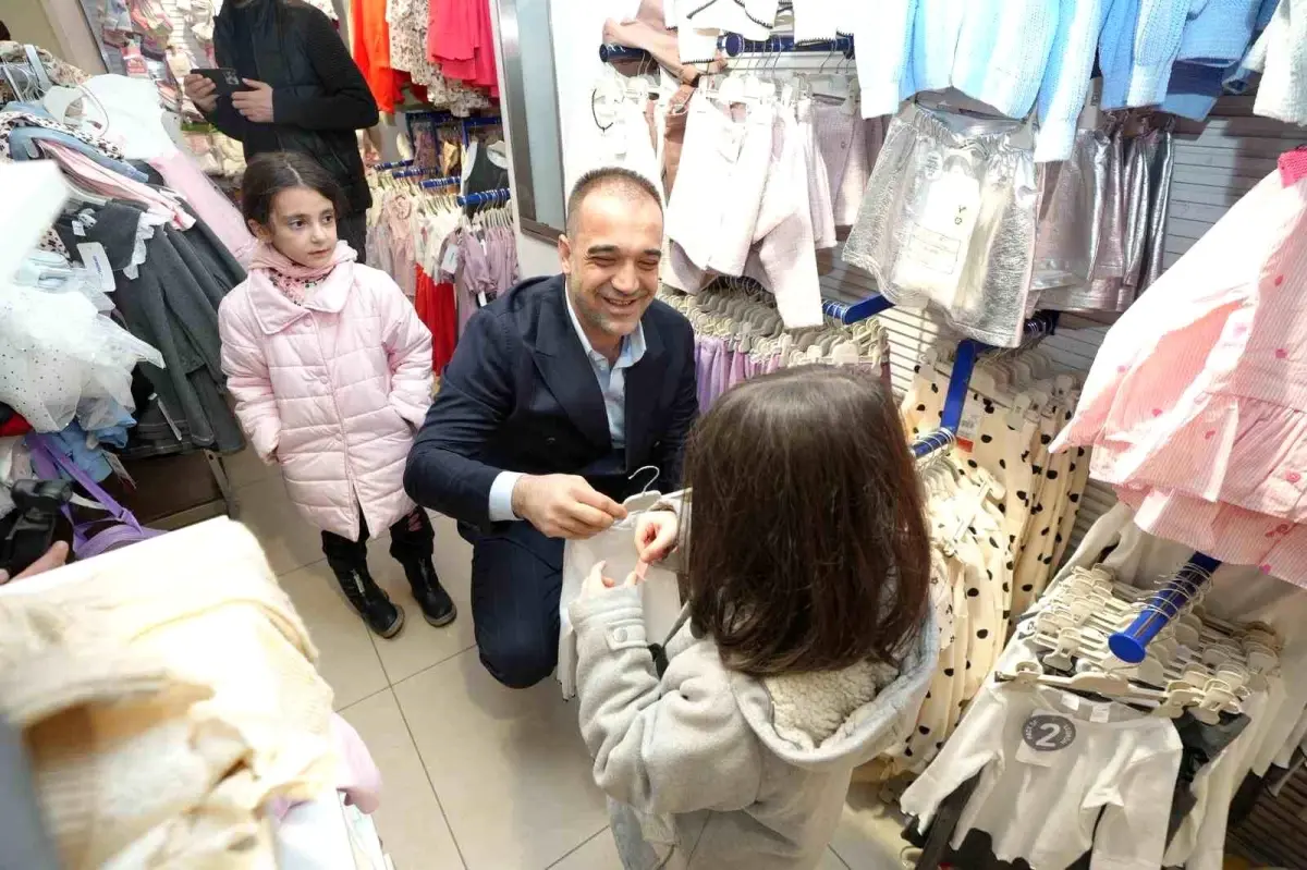 Erzurum’da MHP’den 500 Çocuğa Bayramlık Elbise Dağıtımı