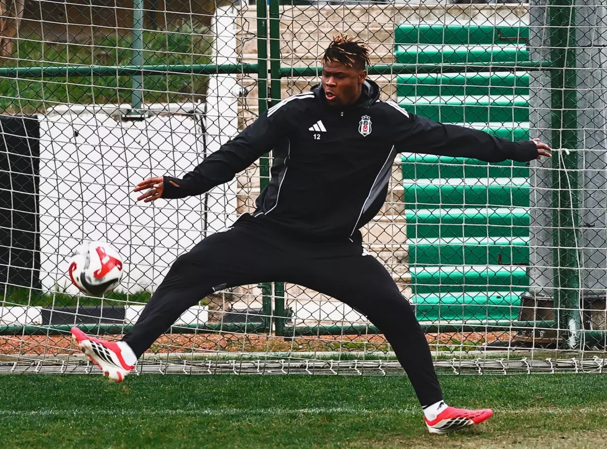 Beşiktaş, Kasımpaşa Maçına Hazırlıklarını Tamamladı: Antrenman Rutinleri ve Stratejiler