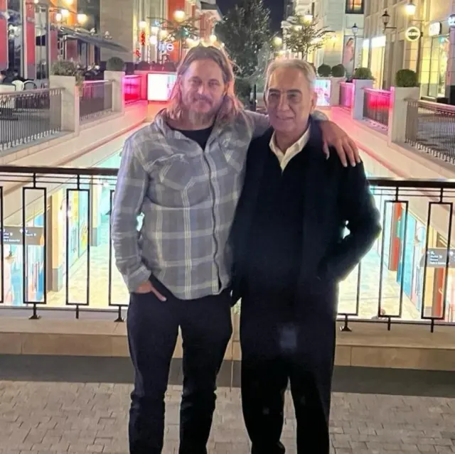 Travis Fimmel ve Adnan Polat fotoğraf çekimi