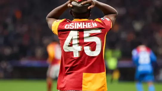 Galatasaray ve Liverpool logoları