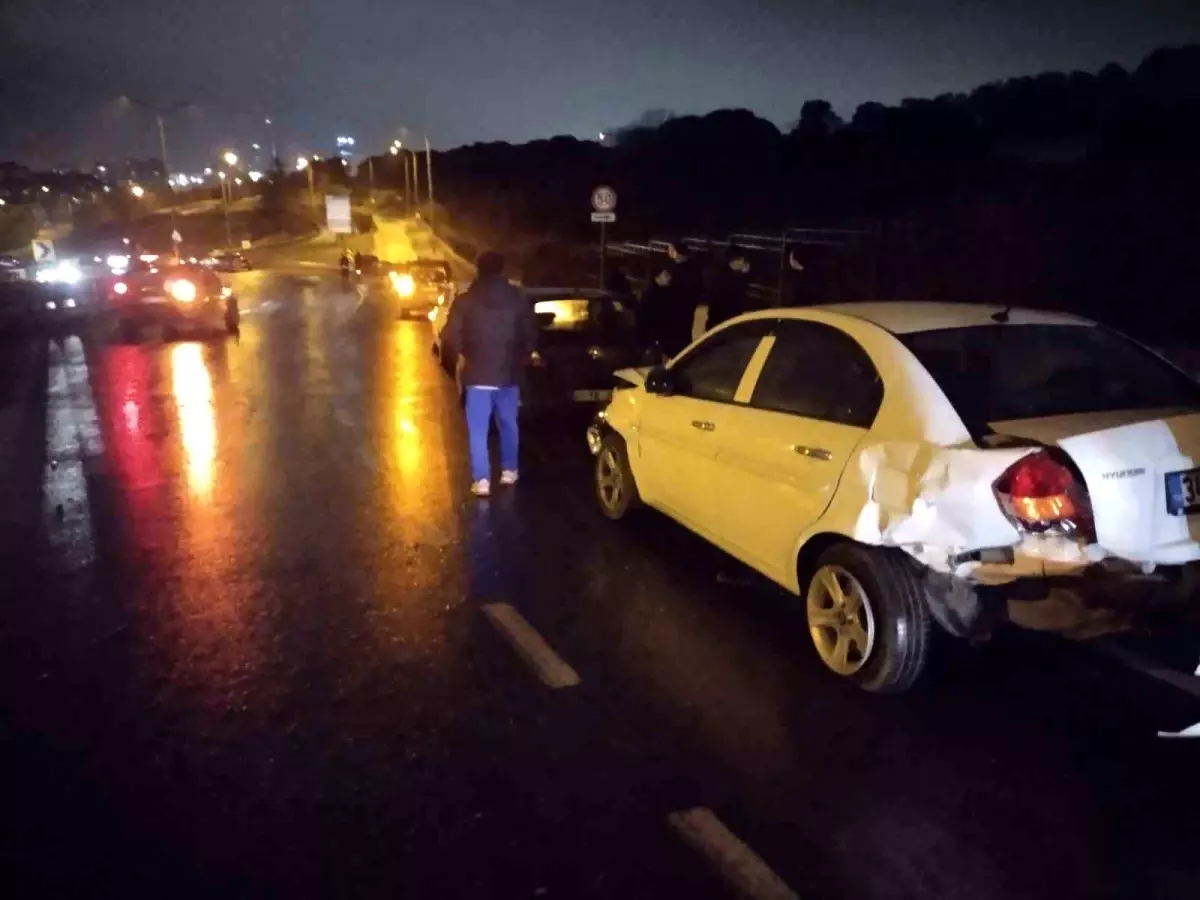 Maltepe'de Zincirleme Kazada Bir Yaralı: Trafik Yoğunluğu Artıyor