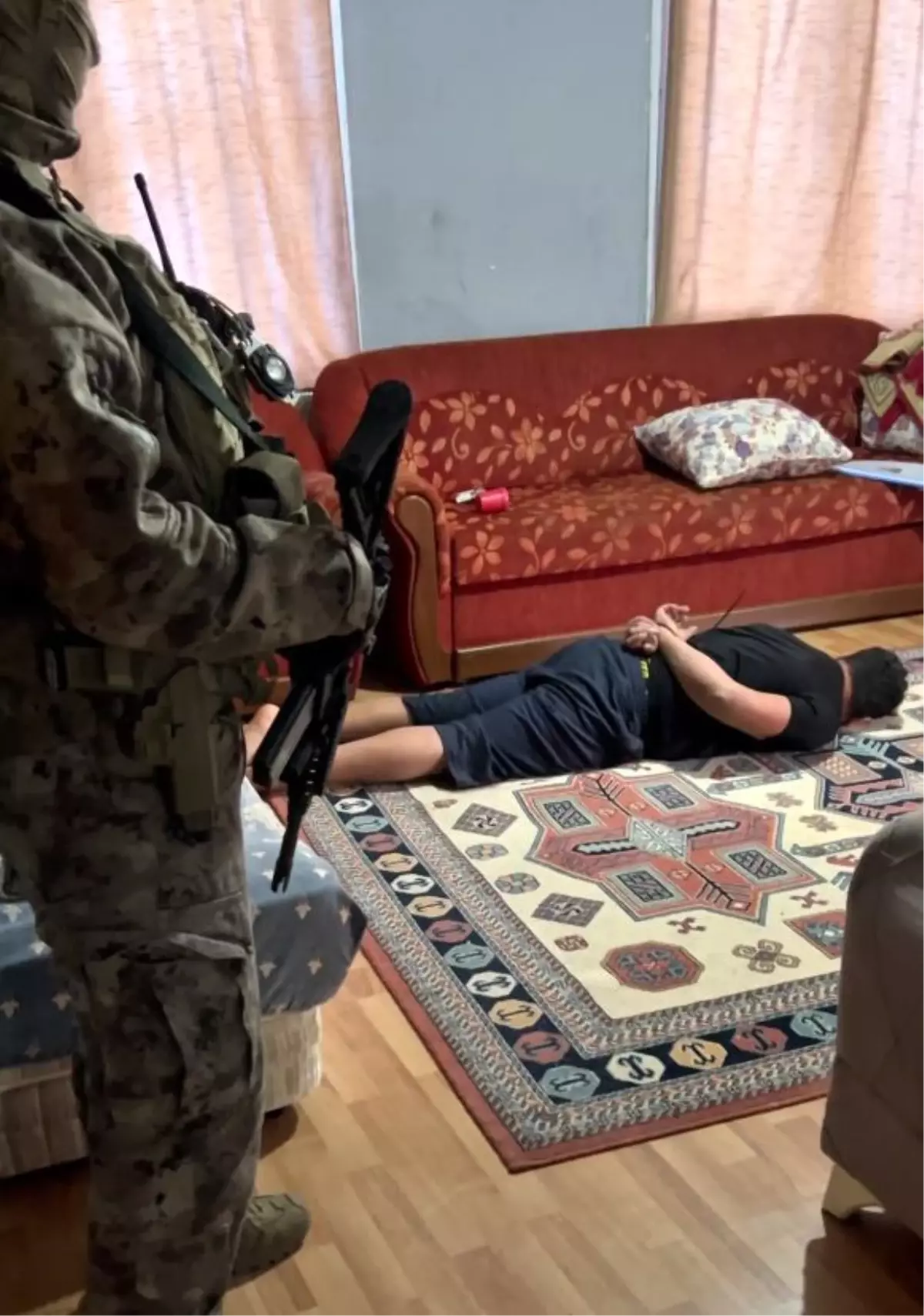 Yalova’da DEAŞ’a Yönelik Operasyonda 1 Şahıs Tutuklandı, 3 Kişi Sınır Dışı Edildi