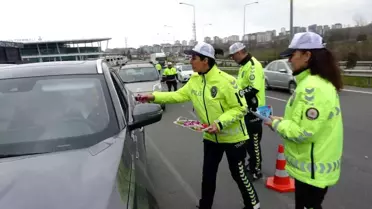 Polis ekiplerinin Ordu’da trafik denetimi yaptığı an