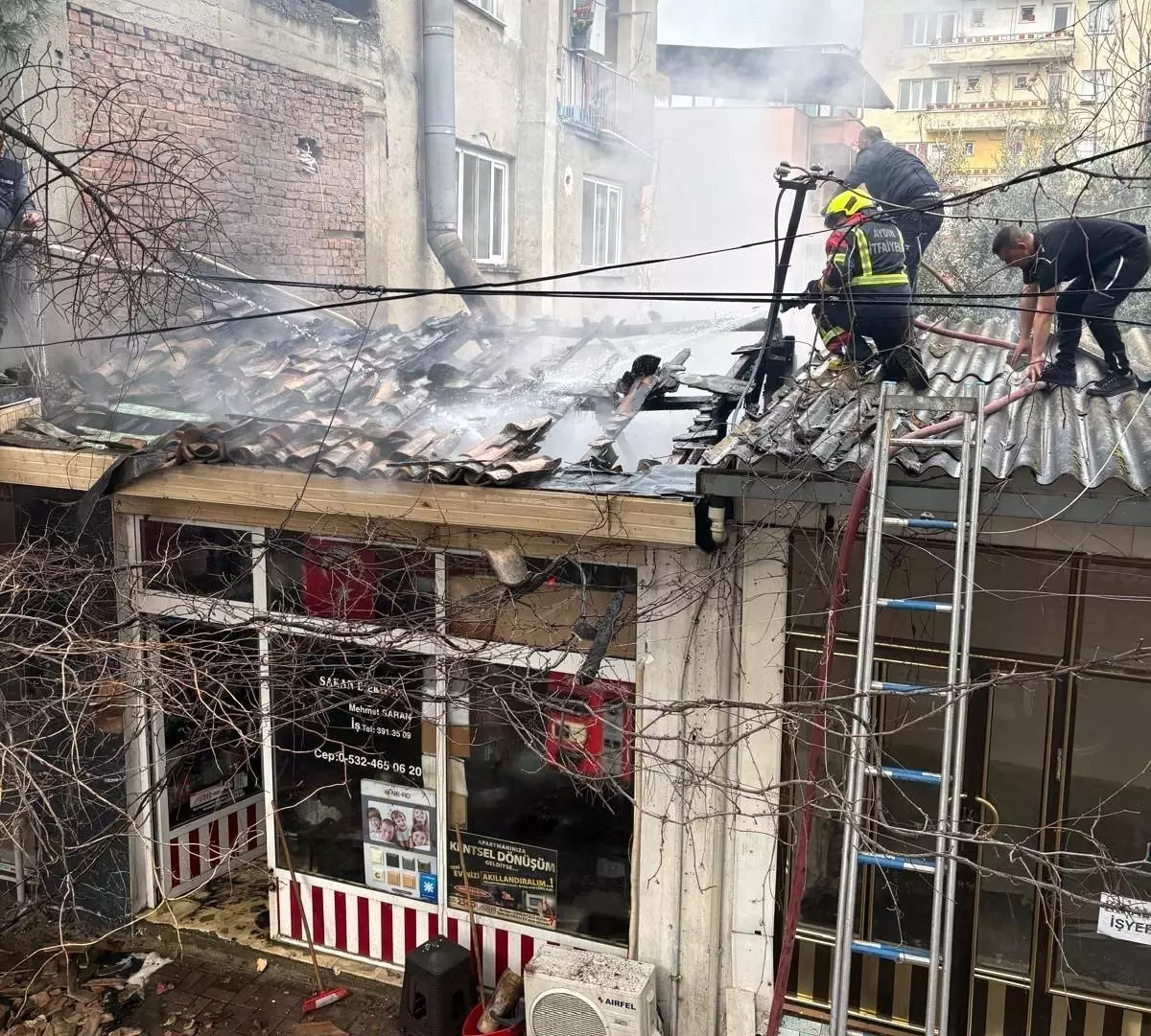 Buharkent’te Elektrik Dükkanını Saran Yangın Maddi Hasara Yol Açtı