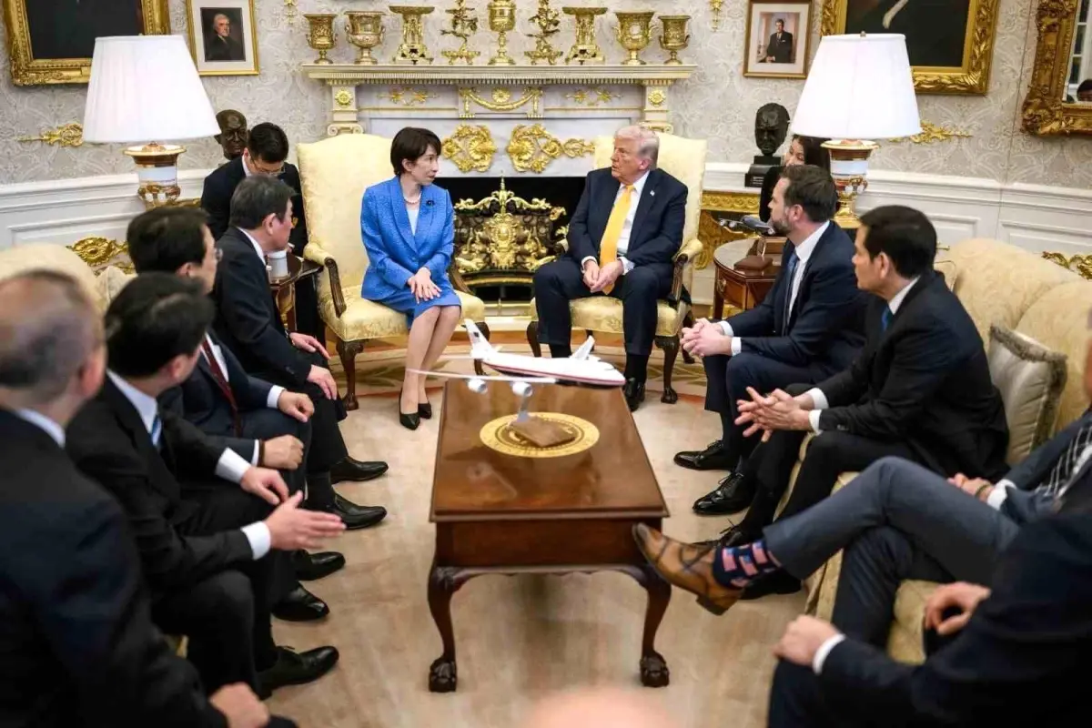 Trump, İran'a Asker Göndermeyeceğini Açıklıyor; Japonya'dan Destek Bekliyor