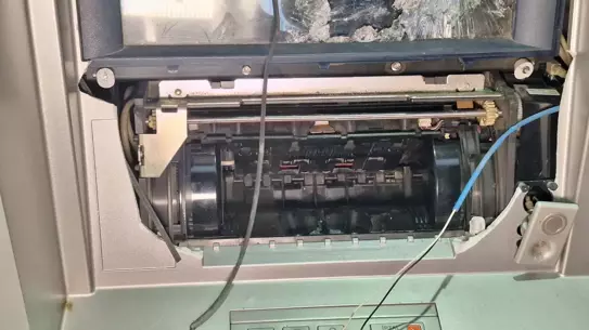 Adana’da ATM’ye Zarar Veren Şüpheli Yakalandı: Polis Operasyonu Detayları