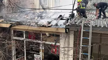 Buharkent’te Elektrik Dükkanını Saran Yangın Maddi Hasara Yol Açtı