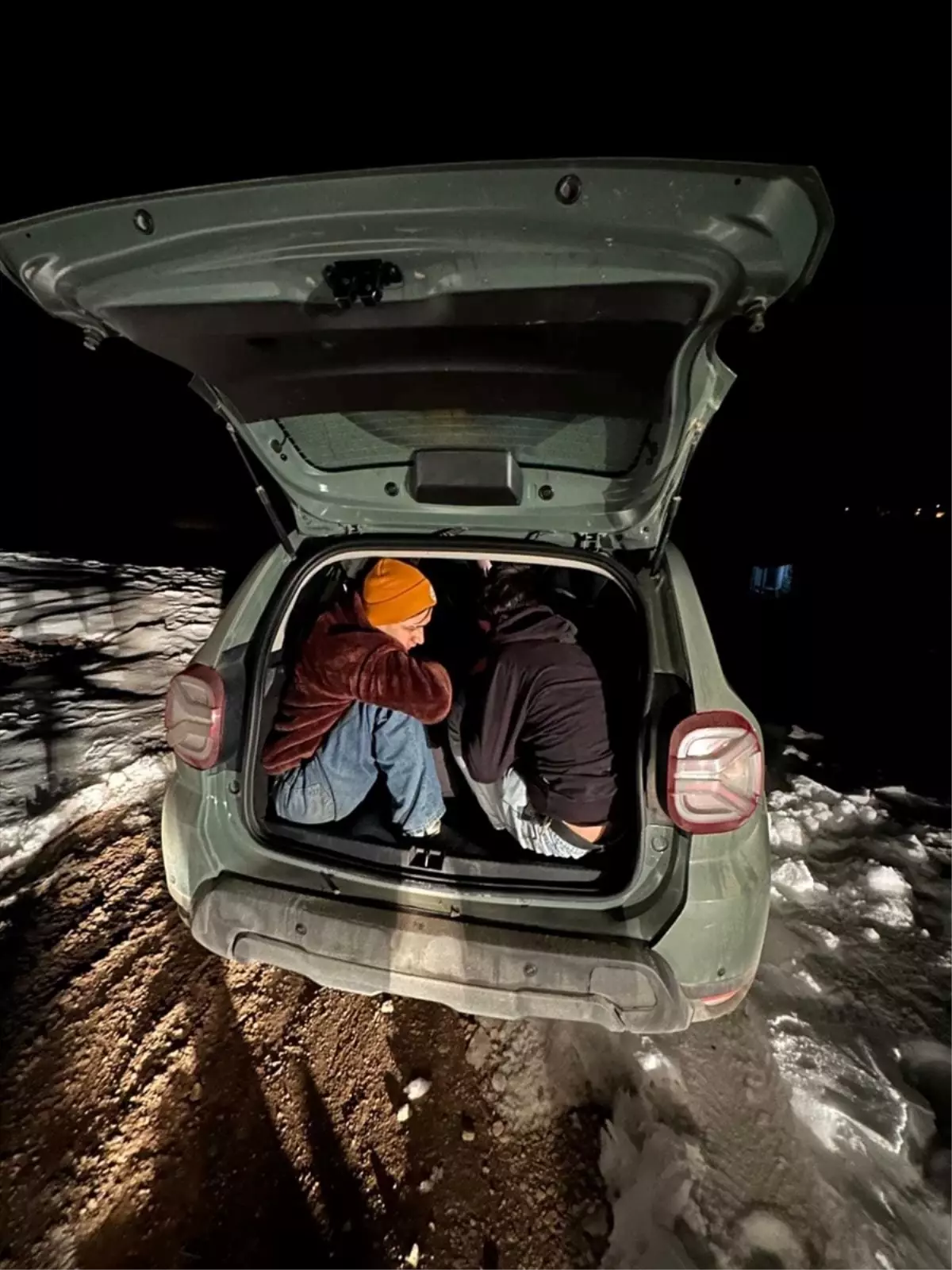 Bayburt’ta 8 Göçmen Kaçakçılığı Şebekesi Çökertildi