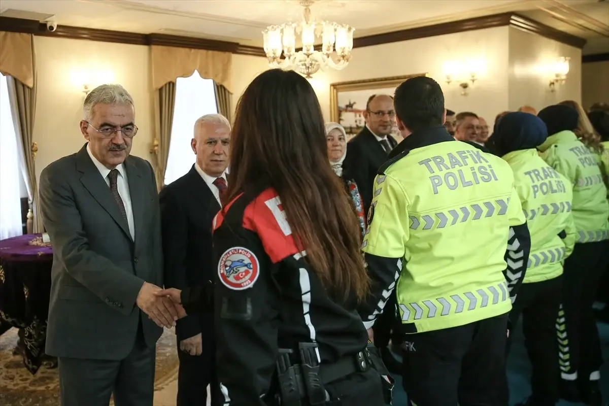 Bursa Valiliği'nde Ramazan Bayramı Coşkusu: Bayramlaşma Töreni Görüntüleri