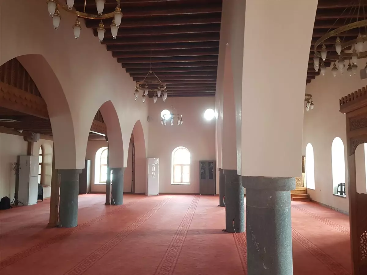 Kahramanmaraş’ta 161 Yıllık Dervişiye Camii, Bayram Namazıyla Yeniden Açıldı