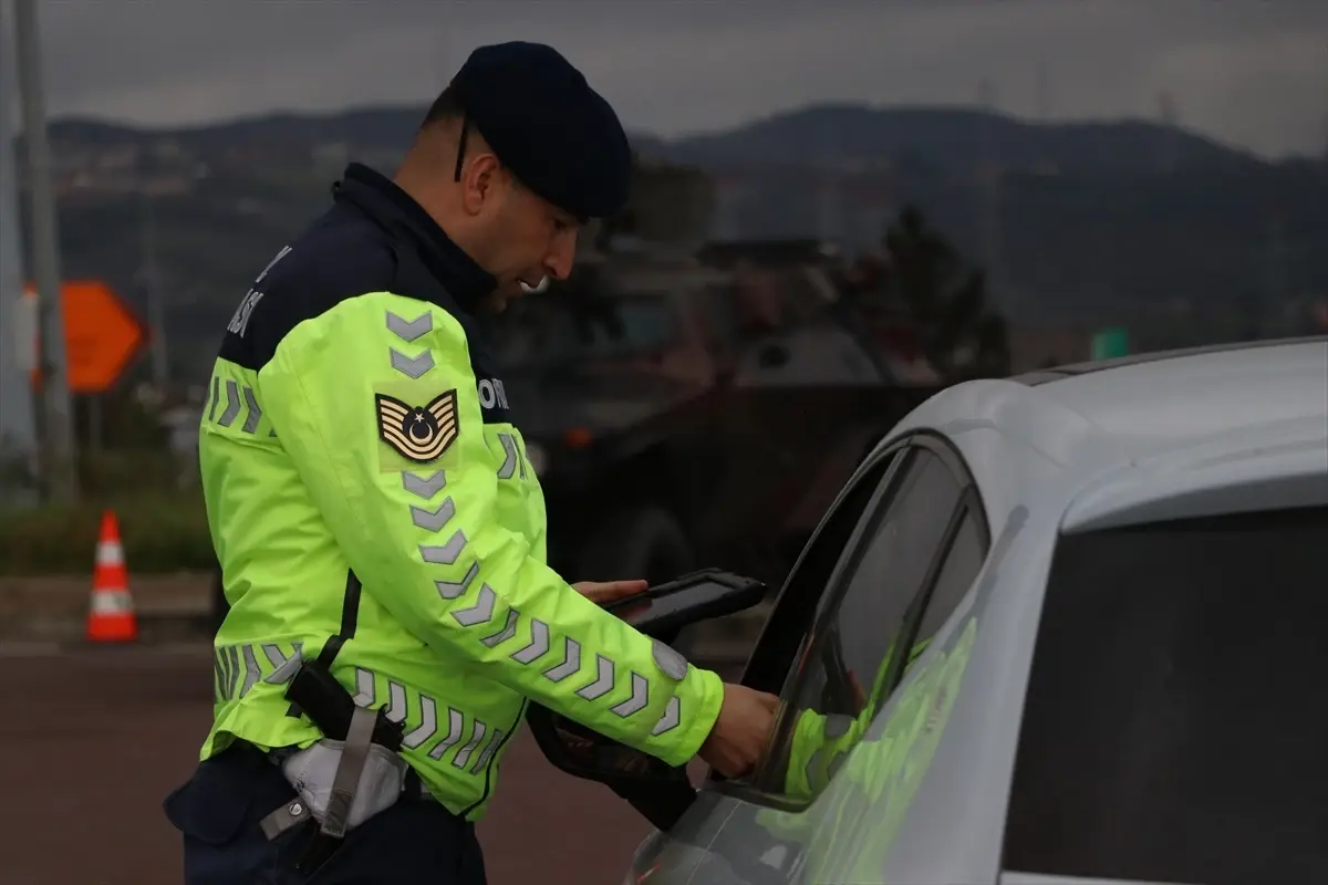 Ramazan Bayramı Tatilinde İstanbul‑İzmir Otoyolu ve Osmangazi Köprüsü’nde Yoğun Trafik