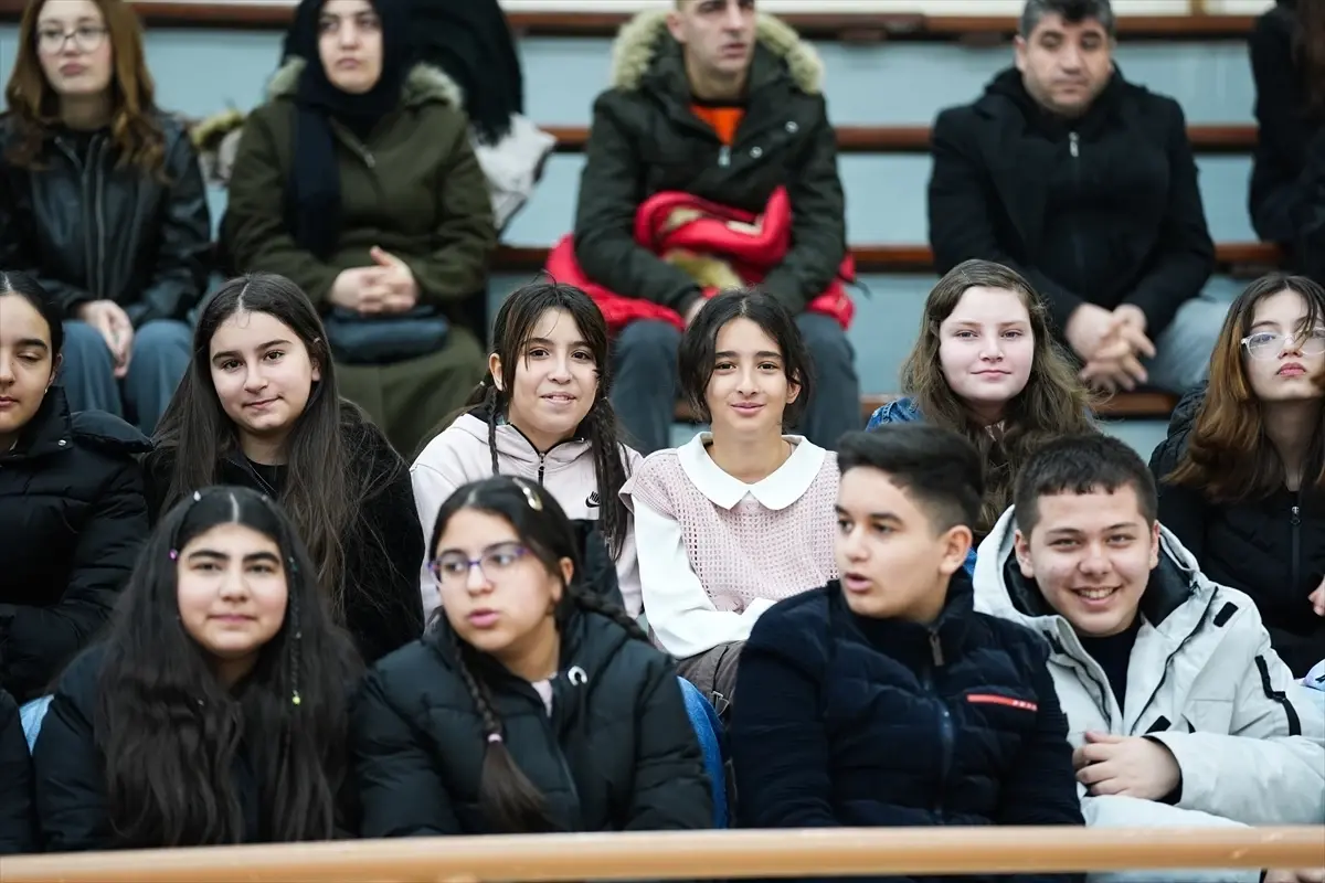 İstanbul Milli Eğitim Müdürlüğü Bahçelievler’de Bayram Coşkusunu Öğrencilerle Paylaştı