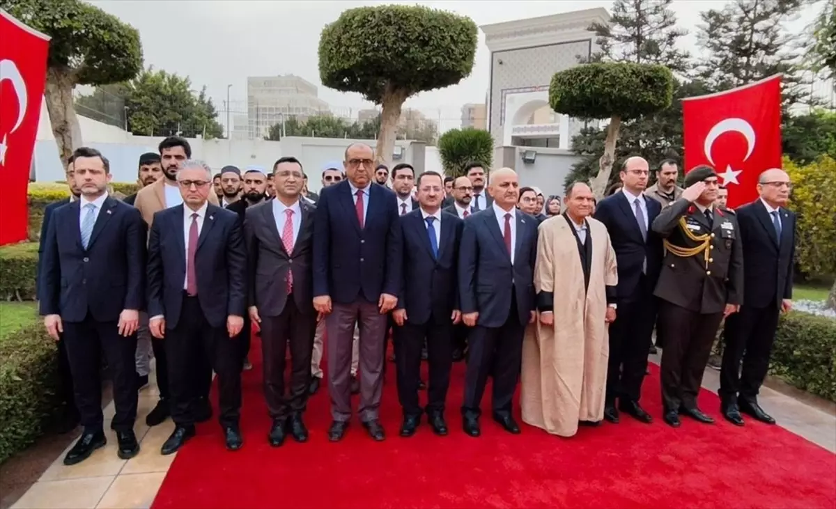 Kahire'de 18 Mart Şehitleri Anma Günü ve Çanakkale Deniz Zaferi'ne Saygı Töreni Düzenlendi