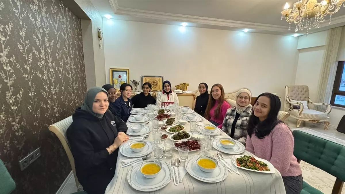 Kayseri'de 1.700 Uluslararası Öğrenci Ramazan Sofralarında Buluştu