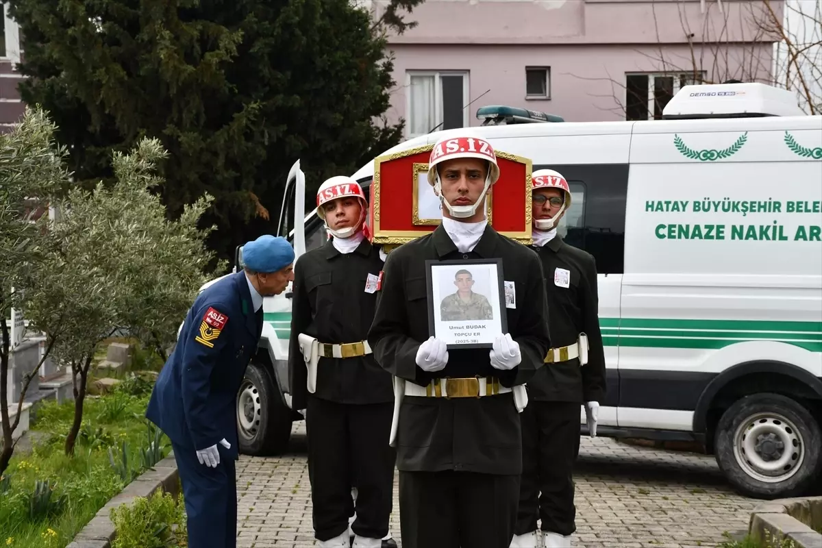 Hatay’da Genç Asker Umut Budak’ın Duygusal Cenazesi Gerçekleşti
