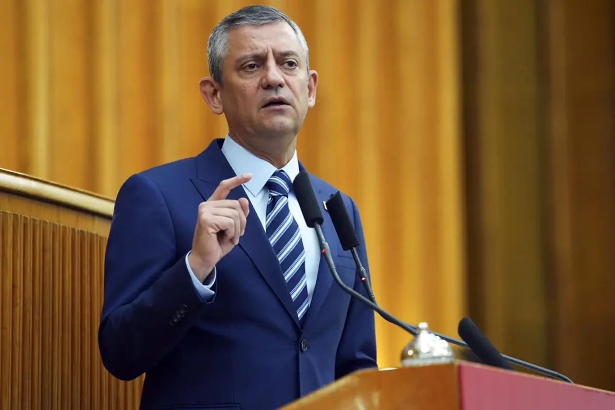 Beşiktaş’ta 800 Bin TL’lik Daire 600 Bin Dolara Değer Kazandı: Özgür Özel’in Yeni İddiaları