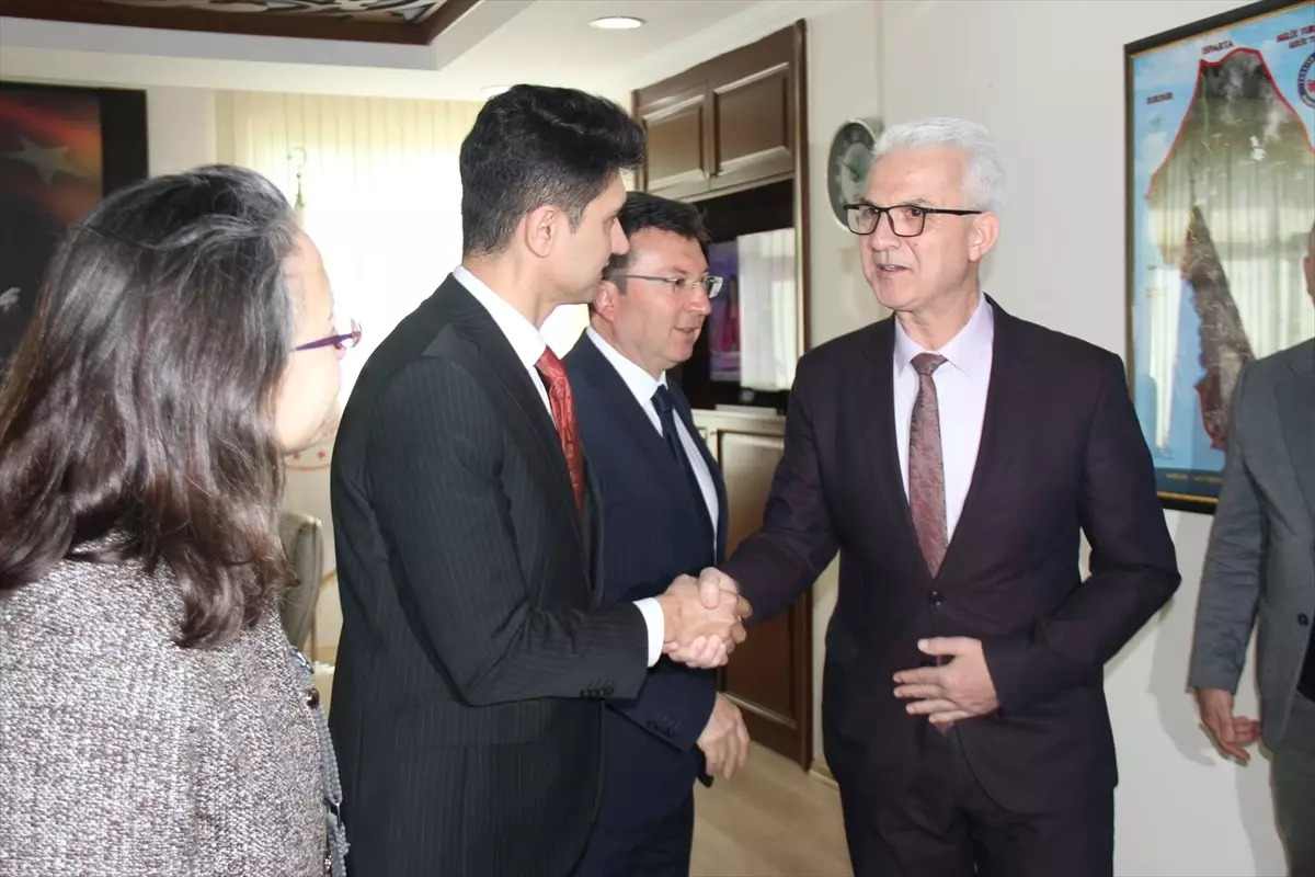 Serik'te Ramazan Bayramı Coşkusu: Kaymakam Şahin'in Ev Sahipliğinde Bayramlaşma Töreni