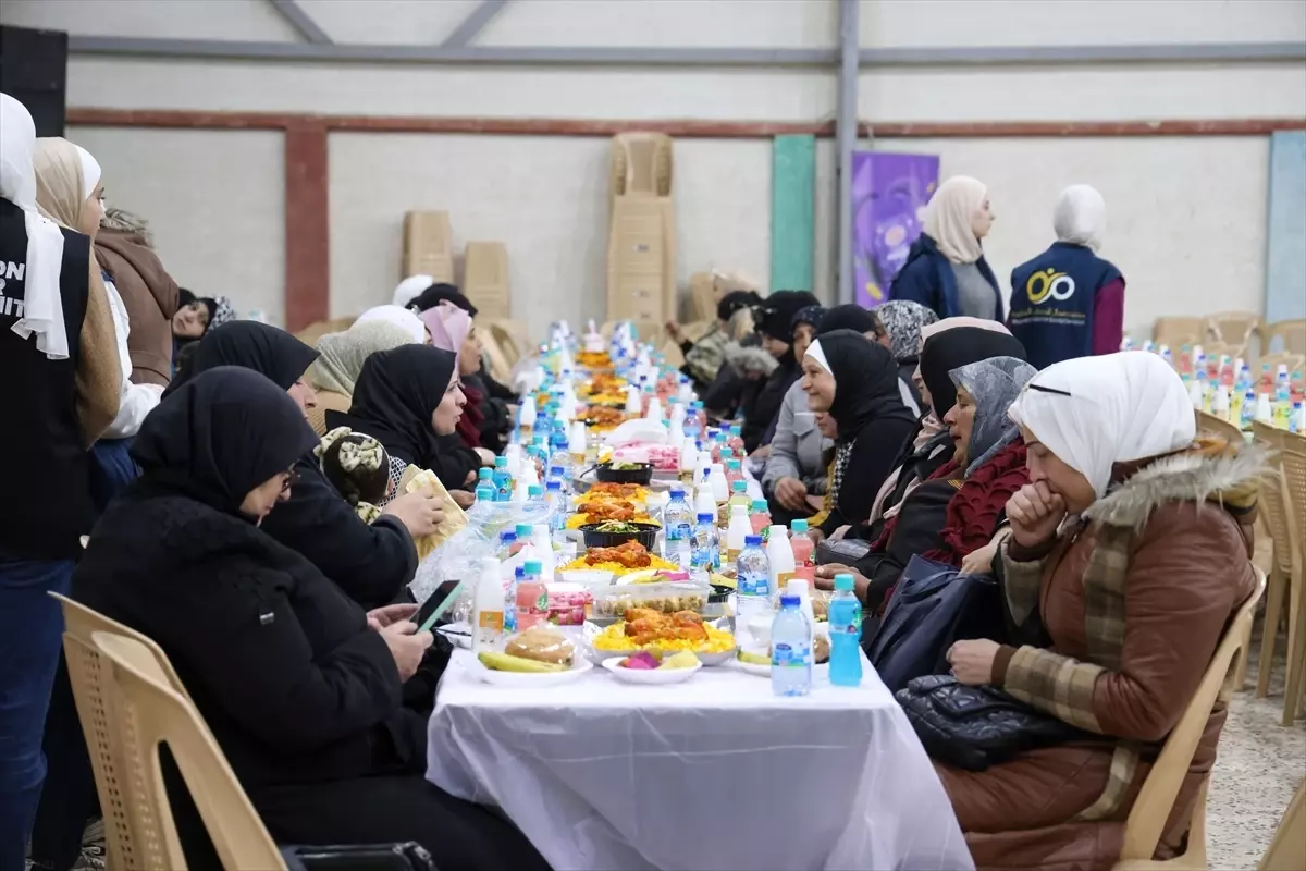 Şam’da Saydnaya Hapishanesi Eski Mahkumlarına Ramazan İftar Etkinliği