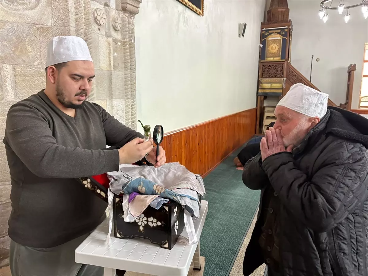 Sivas’ın Suşehri İlçesinde Sakal-ı Şerif Ziyareti Yoğun İlgi Görüyor