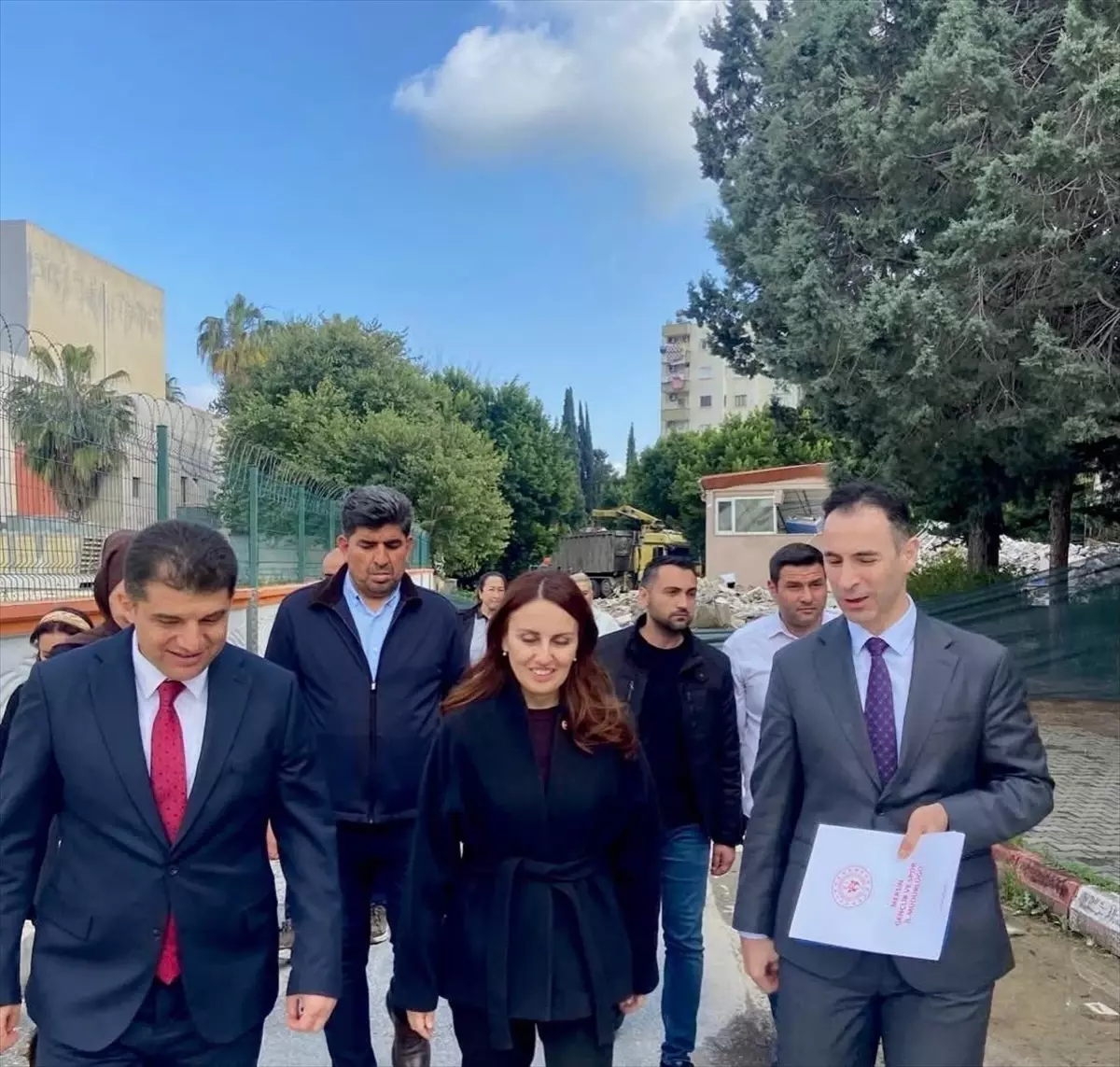 Tarsus’ta 2.500 Kapasiteli Modern Spor Salonu ve Yarı Olimpik Havuz Projesi Hayata Geçiyor