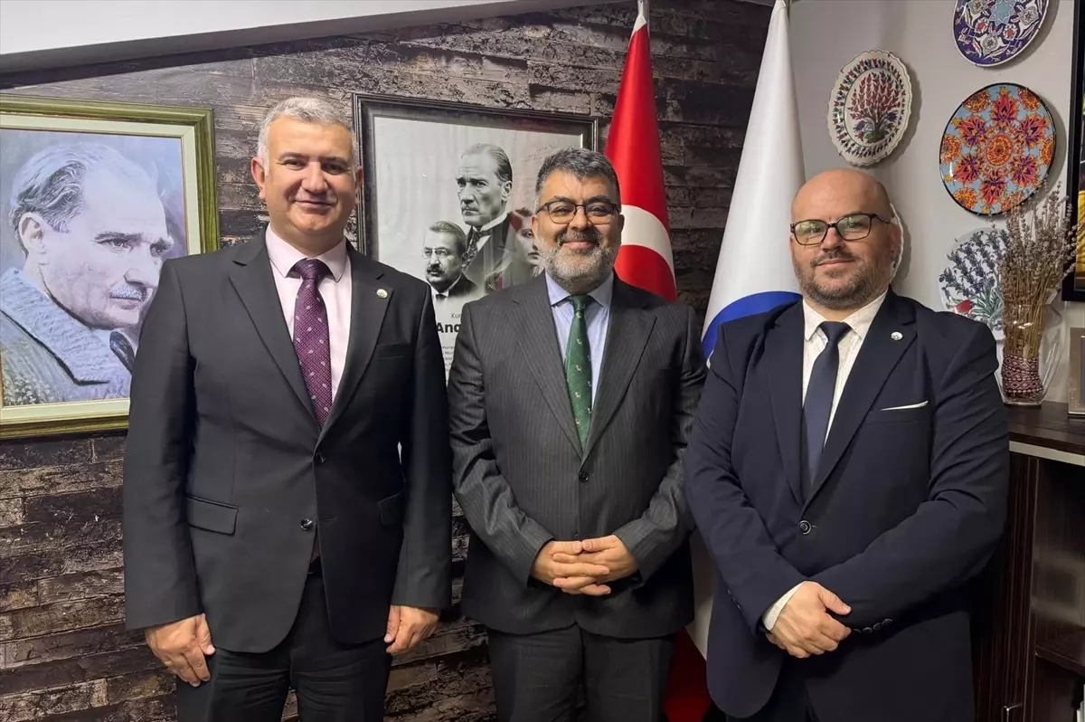 Trakya Üniversitesi Temsilcileri, Ramazan Bayramı’nda AA Edirne Müdürlüğü’nü Ziyaret Etti