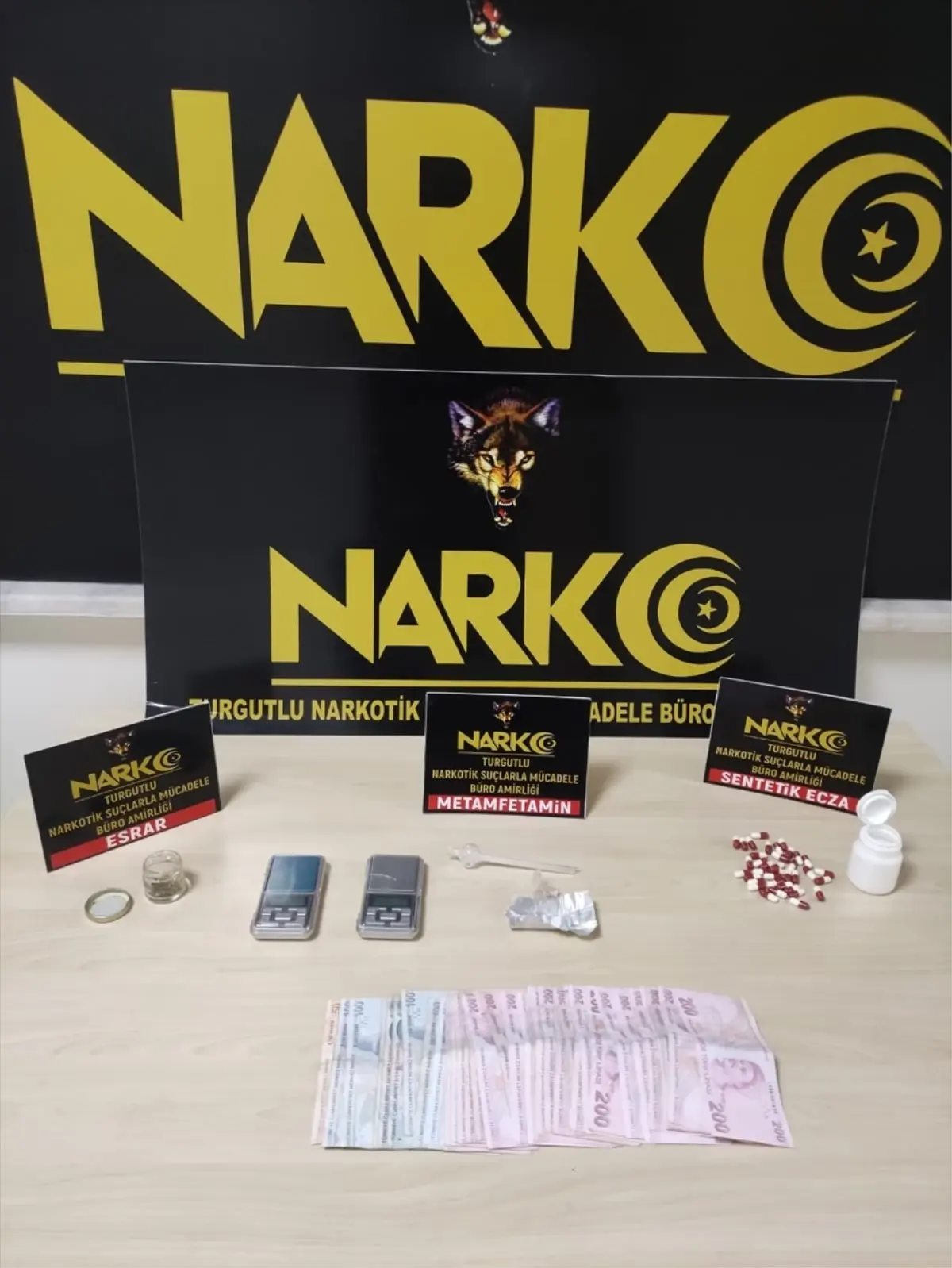 Turgutlu’da Uyuşturucu Kaçakçılığına Yönelik Operasyonda 37 Hap ve 6.950 TL Ele Geçirildi