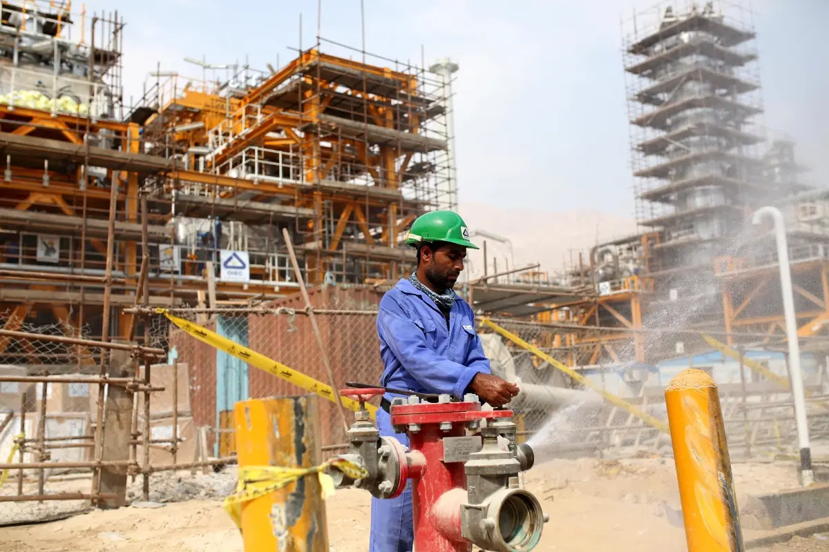 Umman, İran'ın Enerji Tesislerine Yönelik Saldırıyı Kınadı