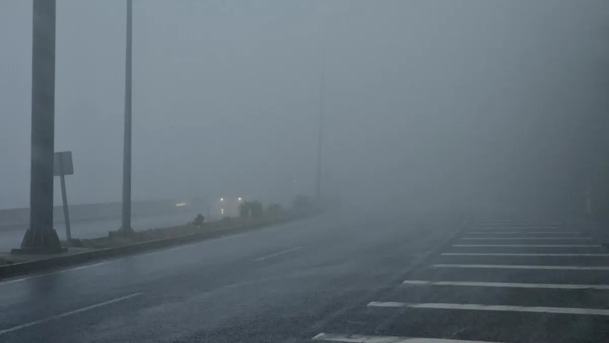 Zonguldak’ta Yoğun Sis Sürücüleri Zorladı, Görüş Mesafesi 15 Metreye Düştü